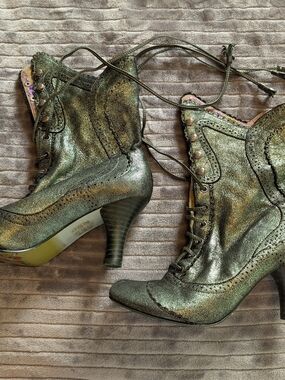 Metallic Green Lace-Up Women's Victorian Ankle Boots